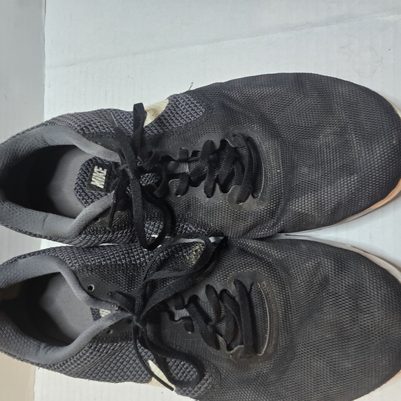 Nike Gray Athletic Shoes - Picture 7 of 8